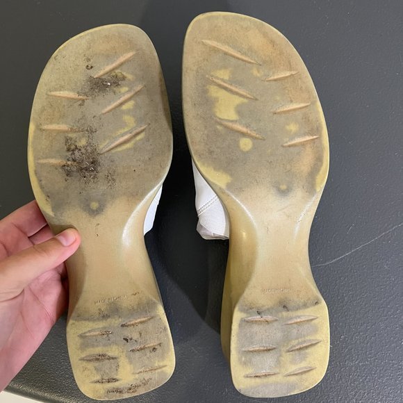 GLORIA VANDERBILT White Slip‎ On Sandals (8) - Picture 6 of 7